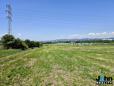 Prodej  komerčního pozemku 122 763 m²