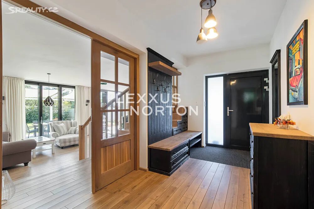 Prodej rodinného domu 199 m², pozemek 599 m² – pohled 5