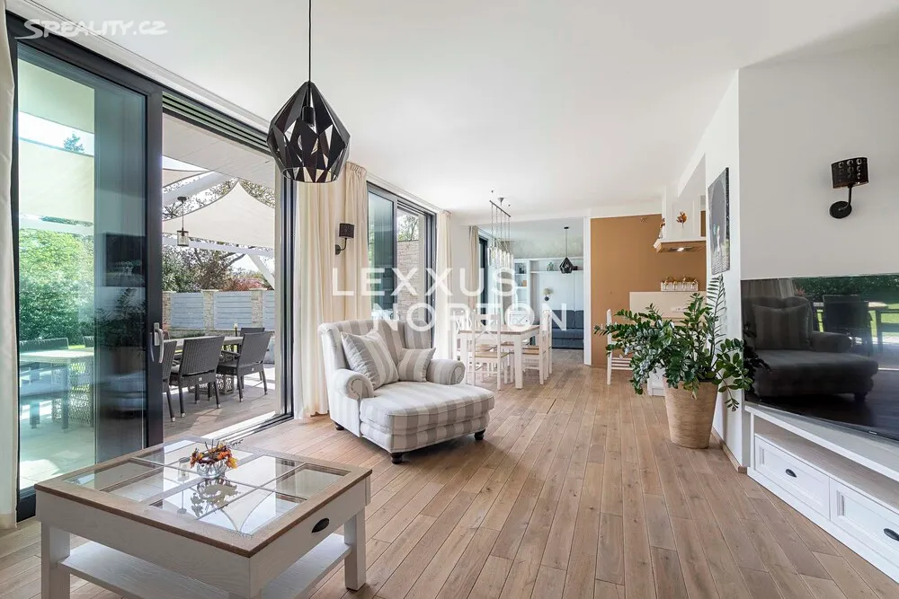 Prodej rodinného domu 199 m², pozemek 599 m²