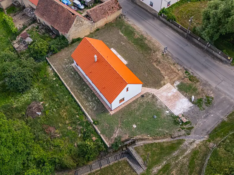 Prodej rodinného domu 120 m², pozemek 832 m², Chorušice – náhled fotky 2