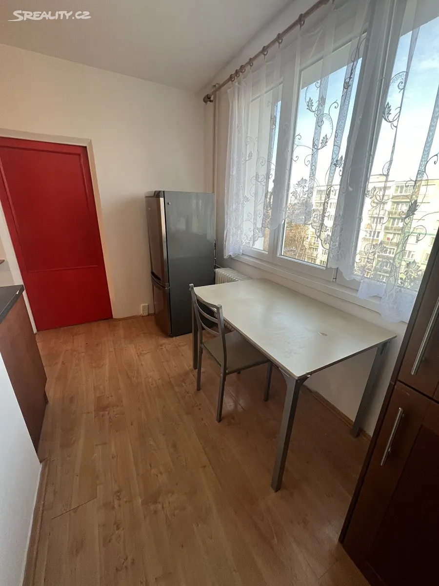 Pronájem bytu 3+1 76 m² – pohled 3