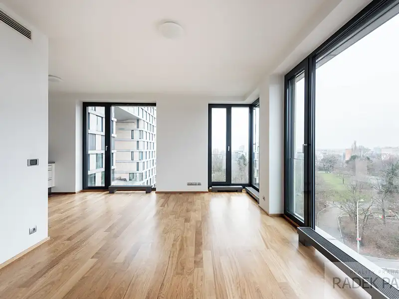 Pronájem bytu 1+kk 49 m², Praha – náhled fotky 3