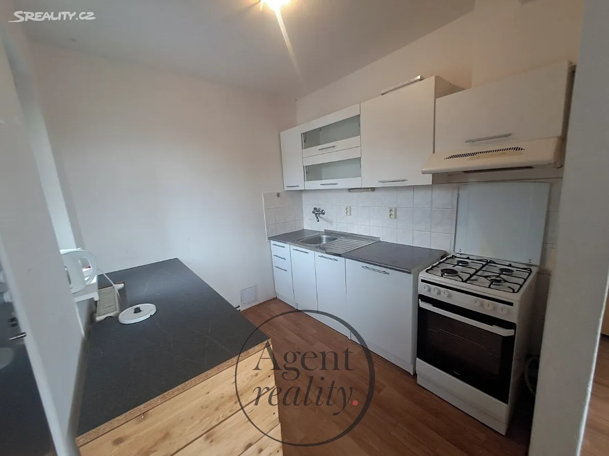 Pronájem bytu 2+1 59 m² – pohled 2
