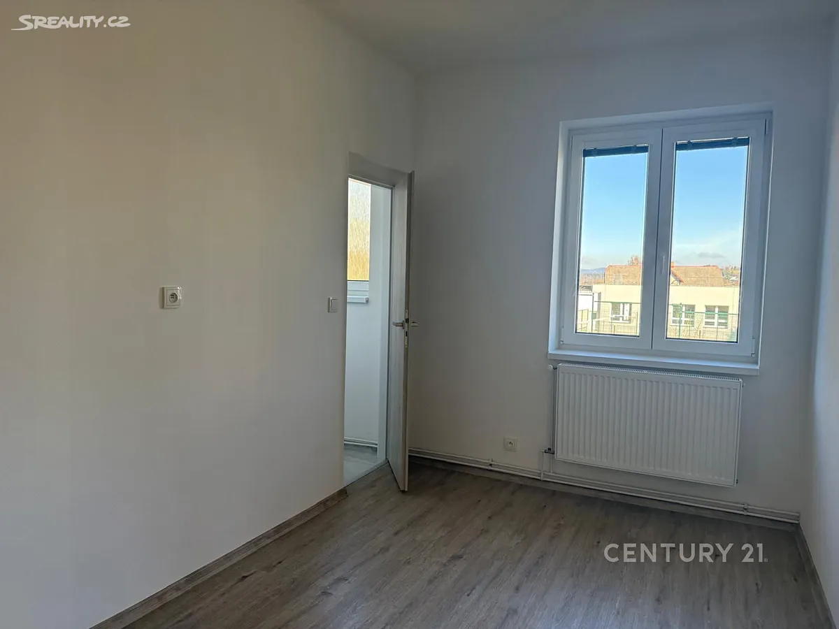 Pronájem bytu 3+1 77 m² – pohled 3