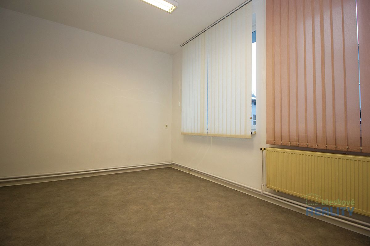 Pronájem kanceláře 22 m² – fotografie 3
