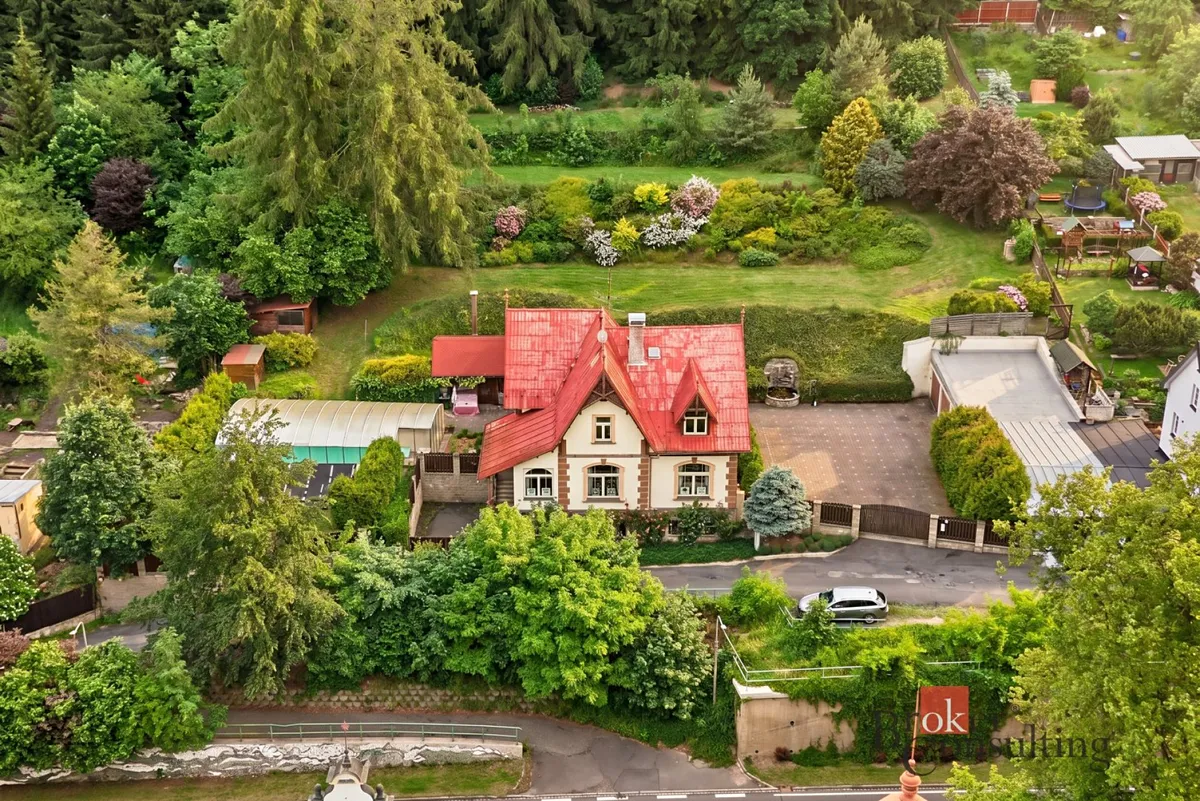 Prodej rodinného domu 361 m², pozemek 4015 m²