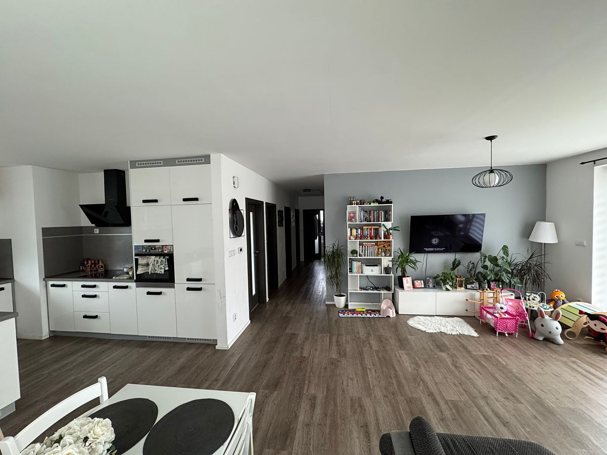 Prodej rodinného domu 130 m², pozemek 700 m² – fotografie 2