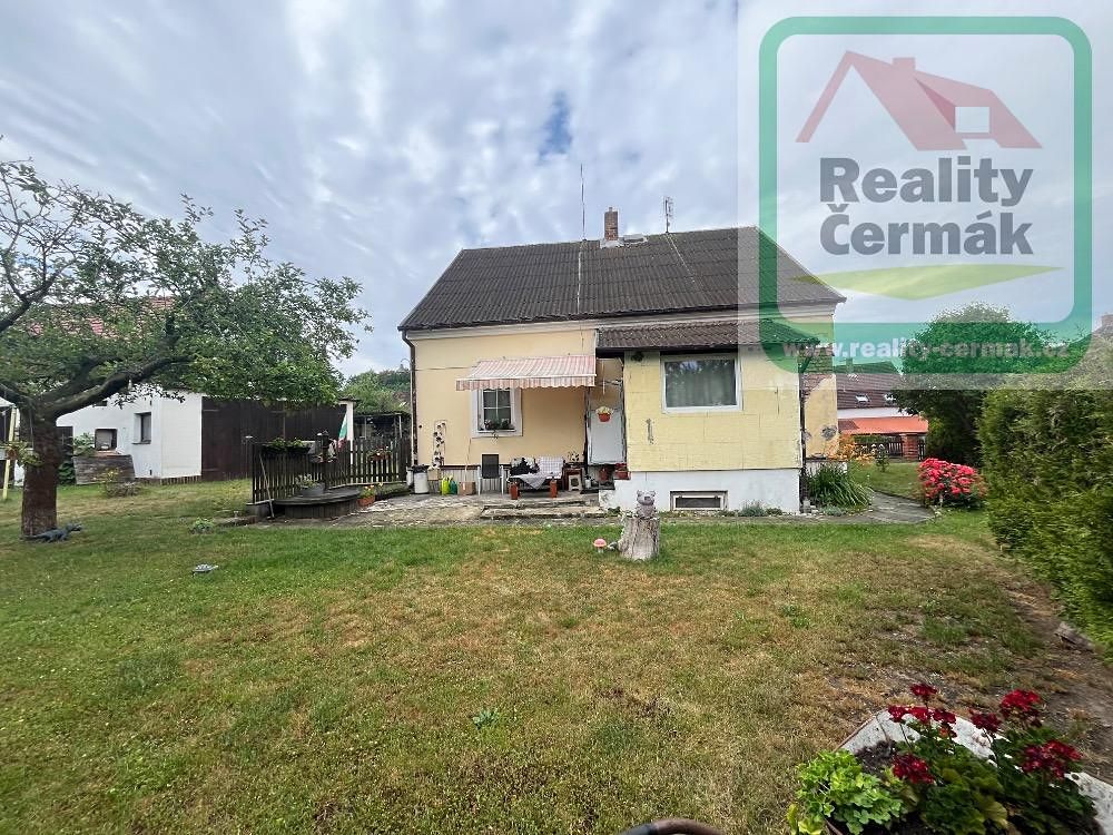 Prodej rodinného domu 240 m², pozemek 688 m² – fotografie 5