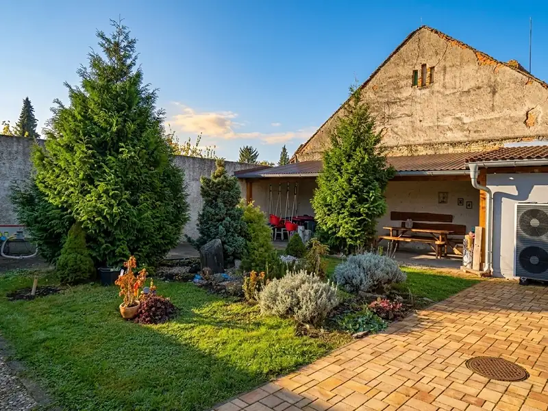 Prodej rodinného domu 825 m², pozemek 1250 m², Vrdy – náhled fotky 3
