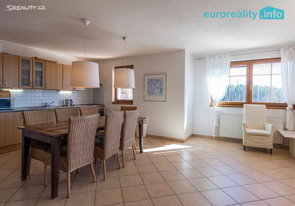 Prodej rodinného domu 180 m², pozemek 447 m² – další