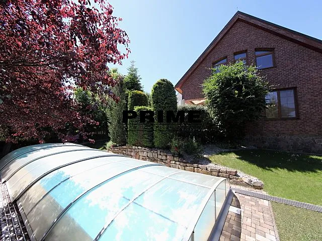 Pronájem rodinného domu 390 m², pozemek 903 m²