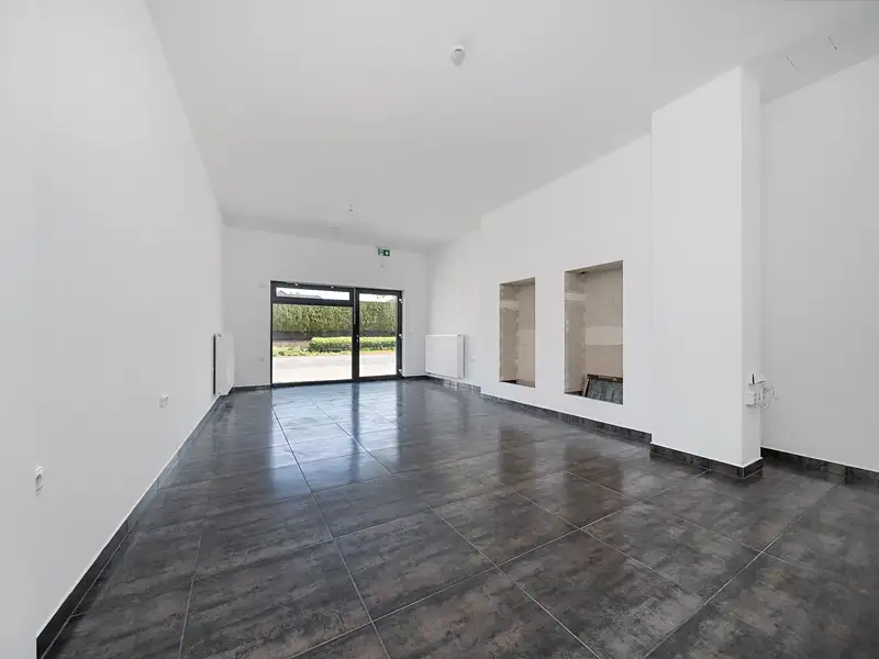 Pronájem obchodního prostoru 73 m², Říčany – náhled fotky 1