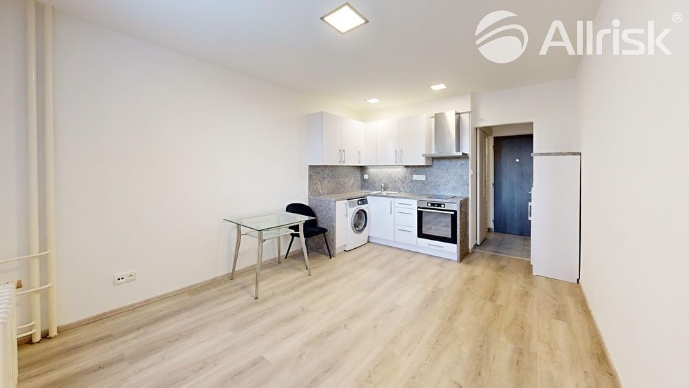 Pronájem bytu 1+kk 22 m² – fotografie 2