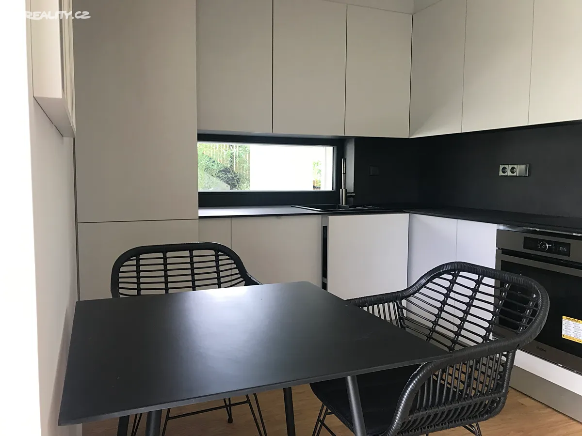 Pronájem bytu 2+kk 54 m², Praha