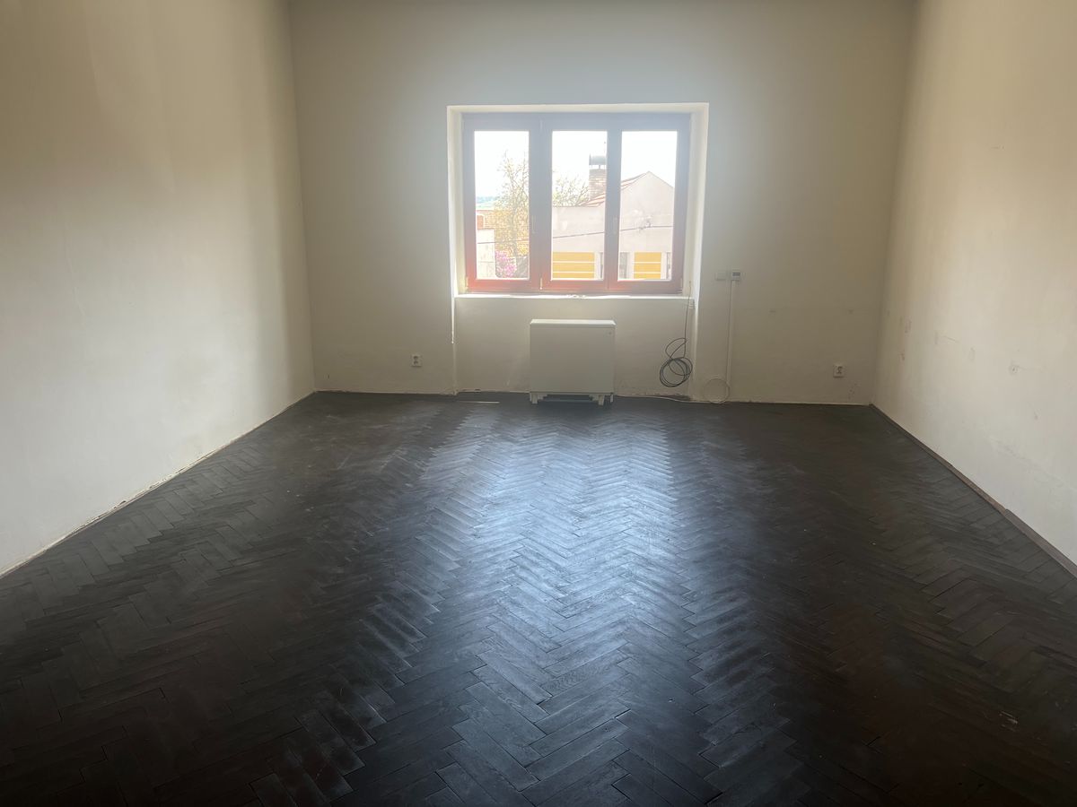 Pronájem bytu 2+1 69 m² – fotografie 3