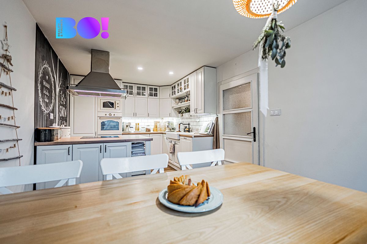 Prodej rodinného domu 223 m², pozemek 1939 m² – fotografie 5