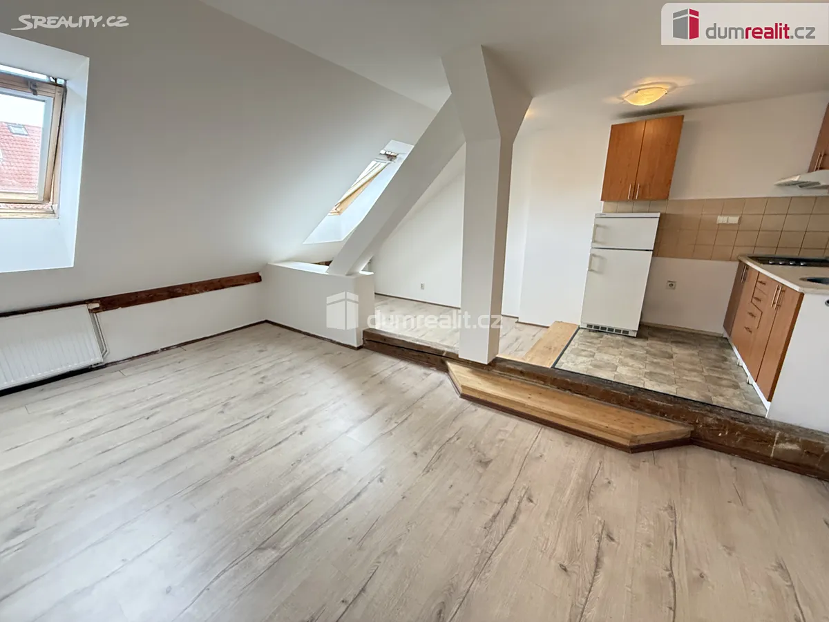 Pronájem bytu 2+kk 60 m² – pohled 3