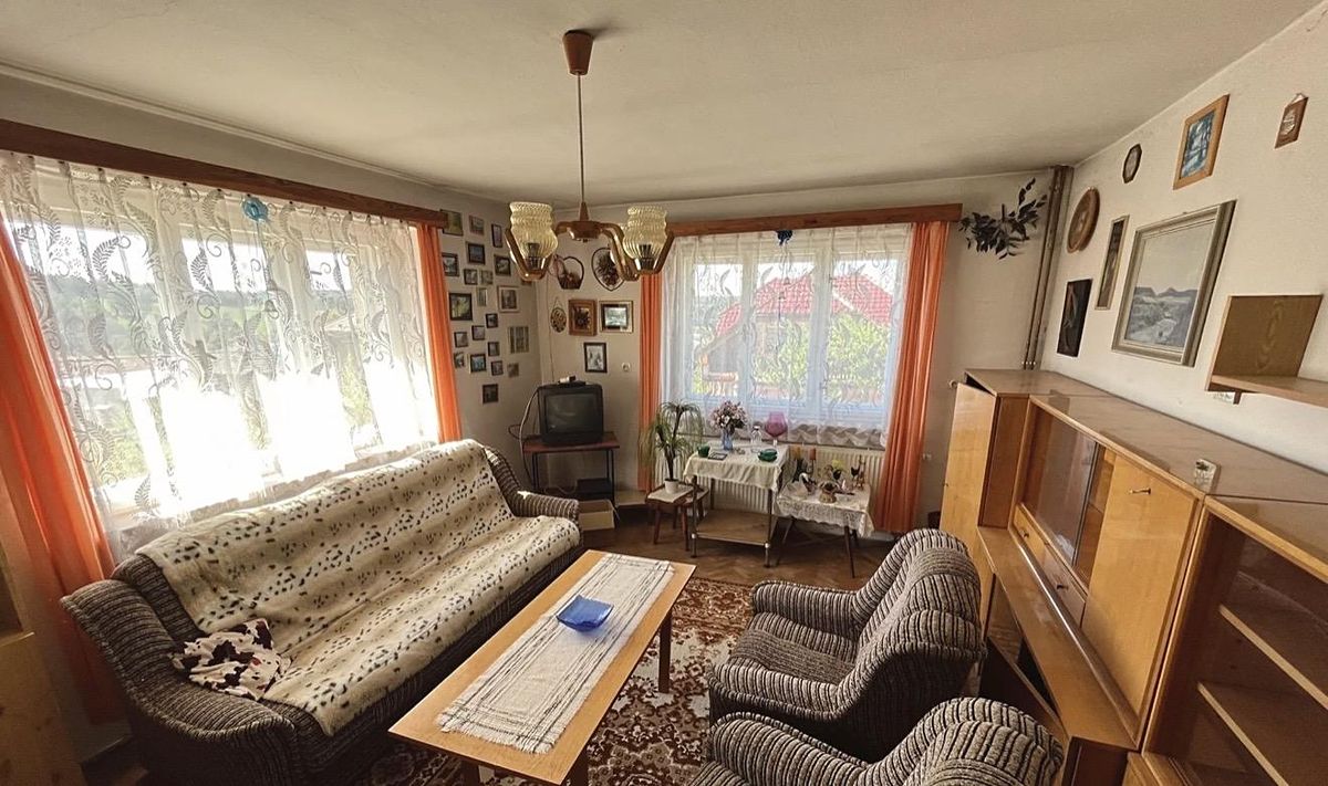 Prodej rodinného domu 303 m², pozemek 746 m² – fotografie 4