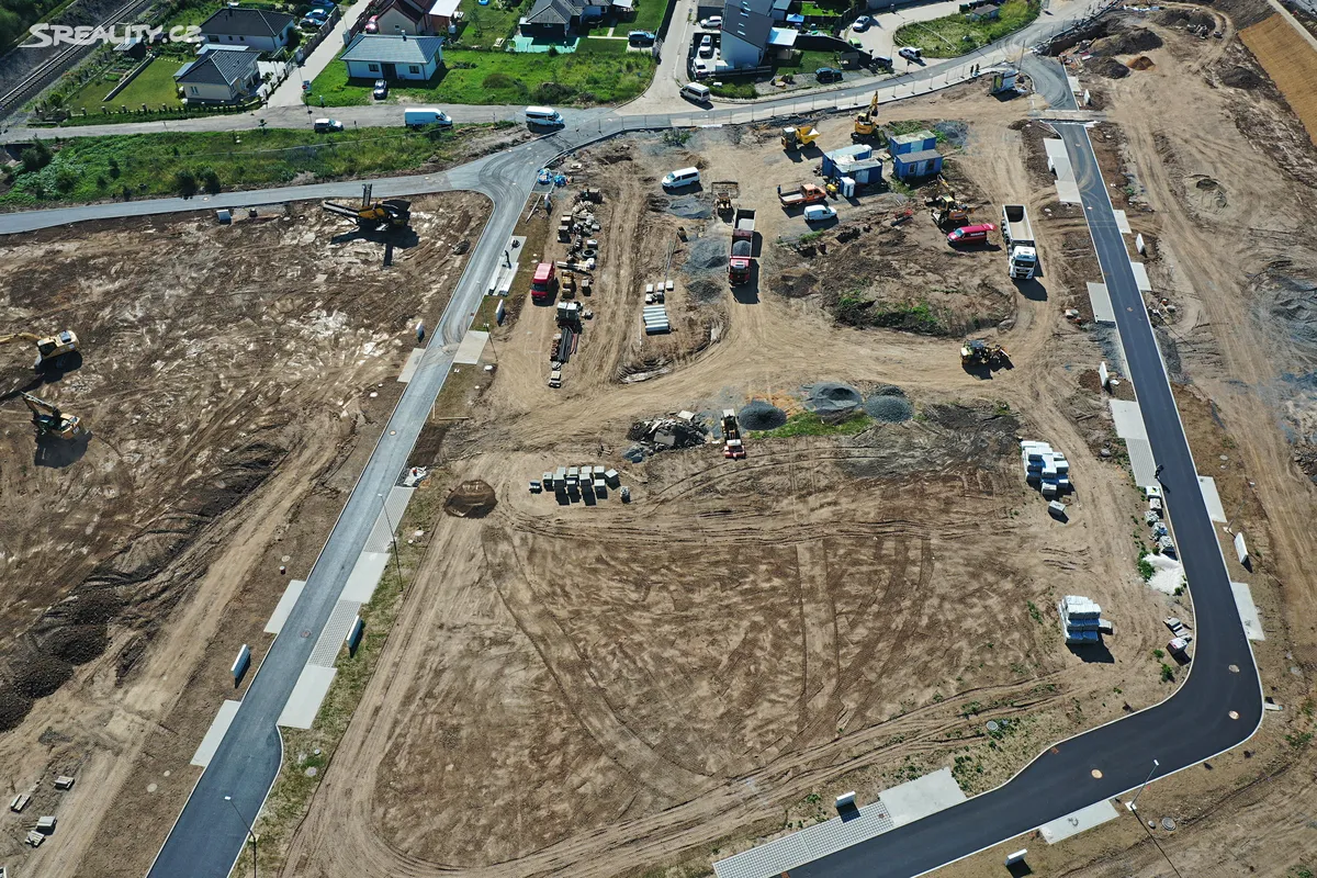Prodej stavebního pozemku 600 m² – pohled 3