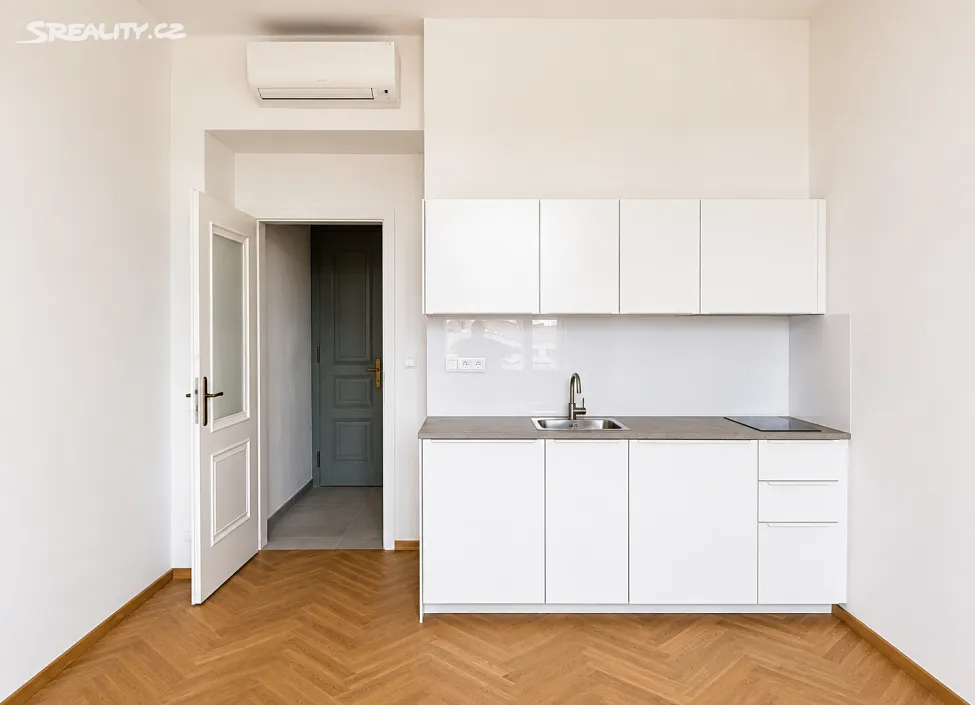 Pronájem bytu 1+kk 26 m², Praha