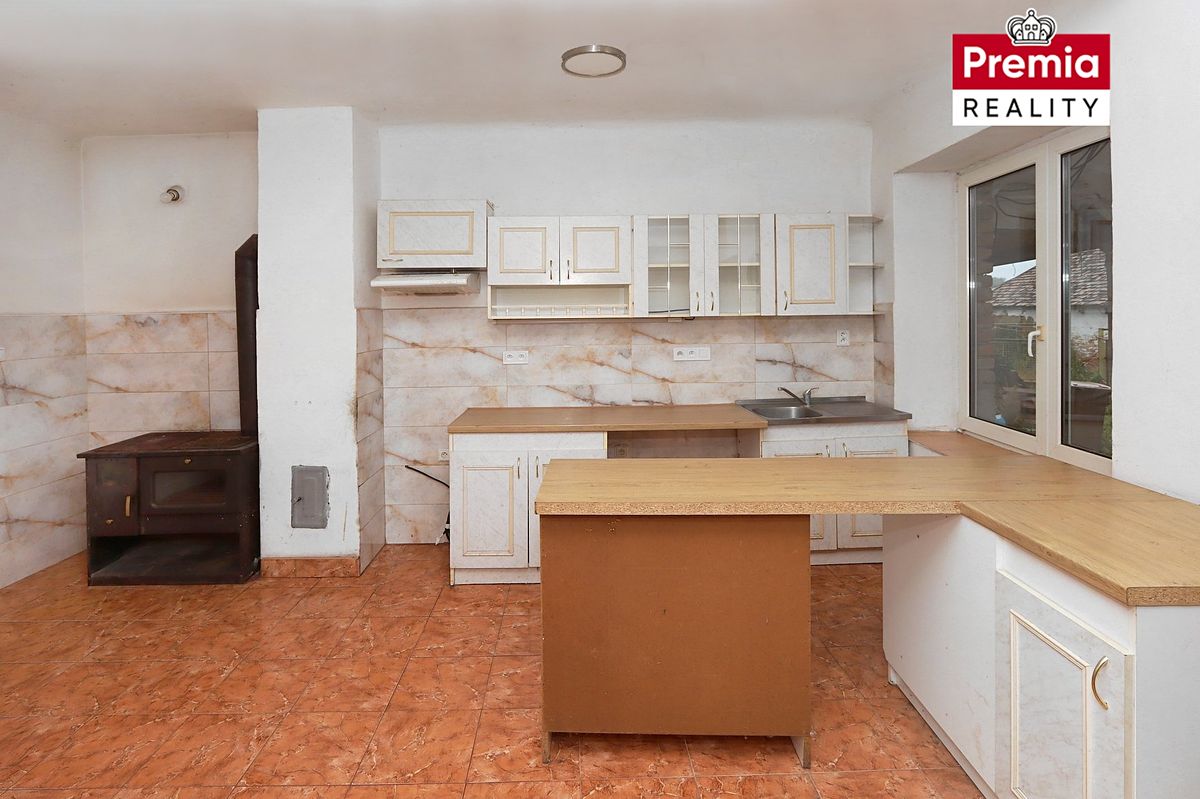 Prodej rodinného domu 225 m², pozemek 1998 m² – fotografie 5