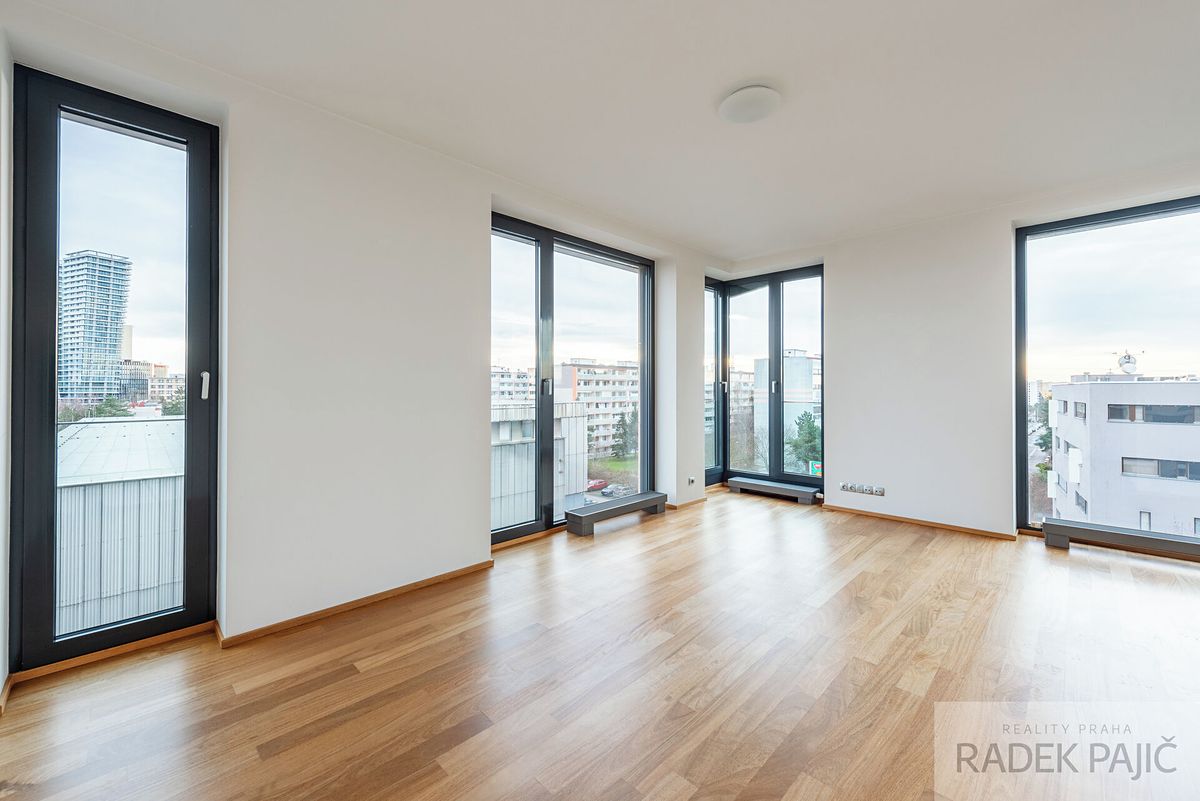 Pronájem bytu 1+kk 49 m² – fotografie 4