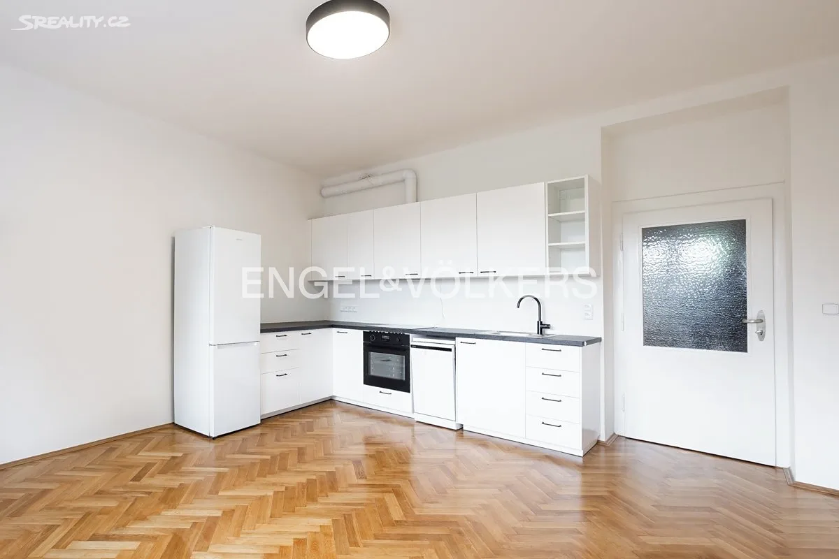 Pronájem bytu 3+kk 82 m² – pohled 2