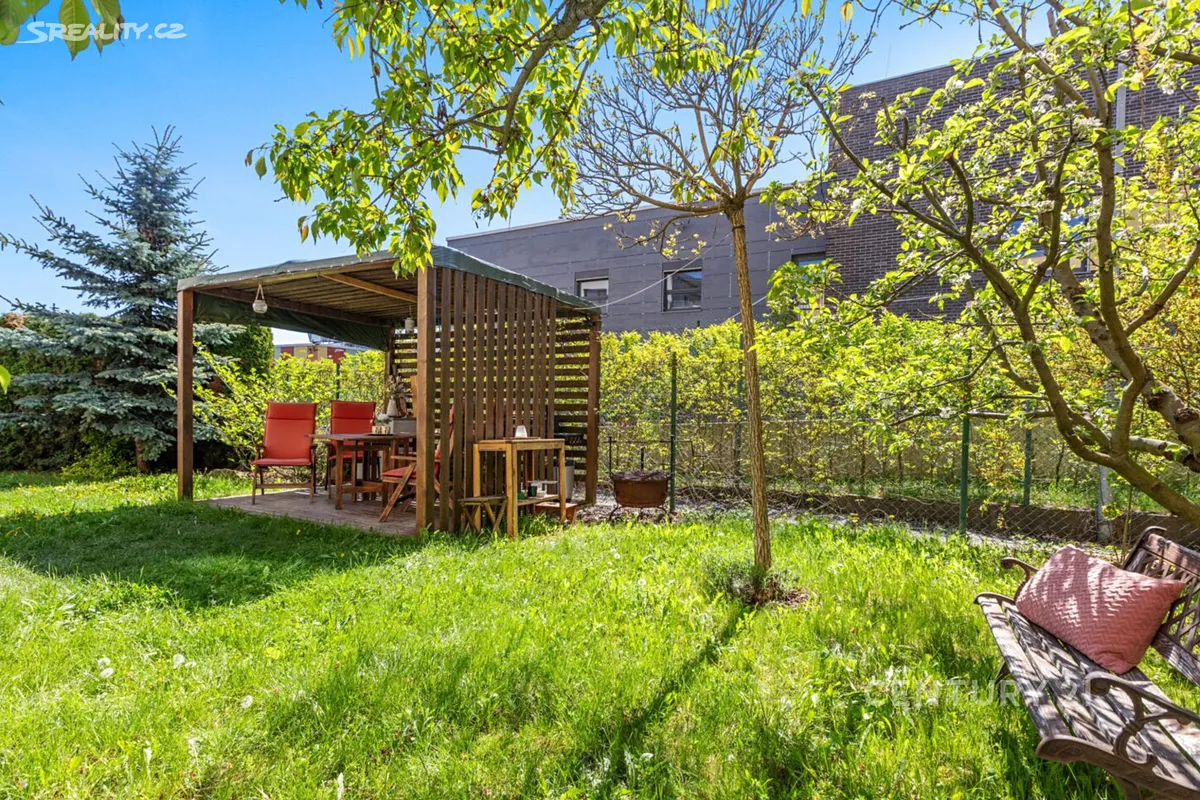 Pronájem bytu 2+kk 48 m², Jesenice