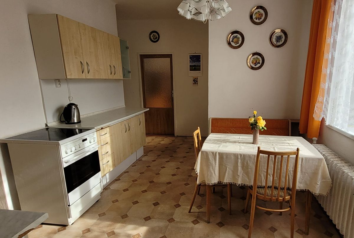 Prodej vily 250 m², pozemek 362 m² – fotografie 2