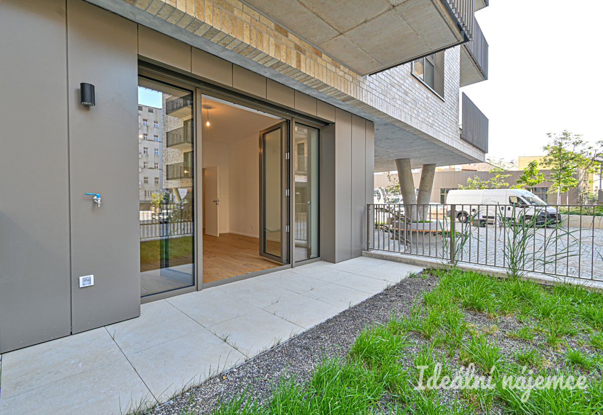 Pronájem bytu 1+kk 35 m²