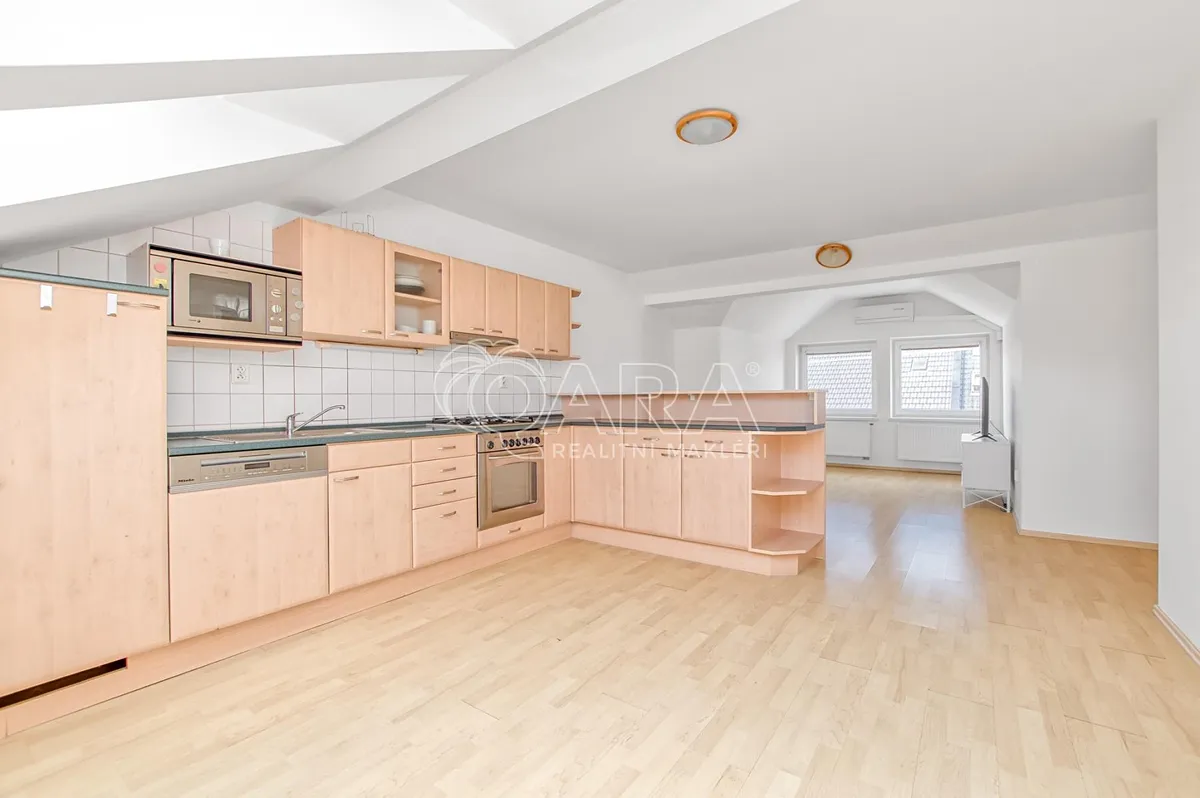 Prodej rodinného domu 150 m², pozemek 293 m² – pohled 2