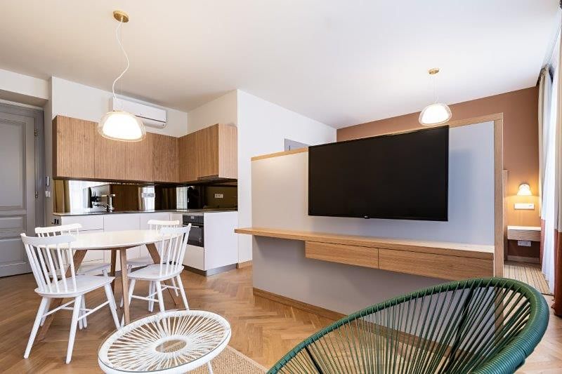 Pronájem bytu 1+kk 38 m² – fotografie 3