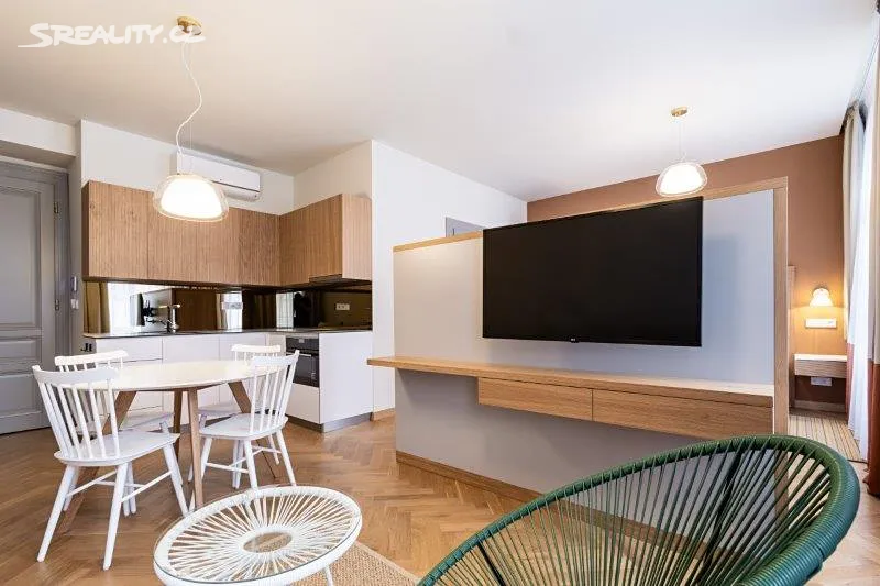 Pronájem bytu 1+kk 38 m² – pohled 3