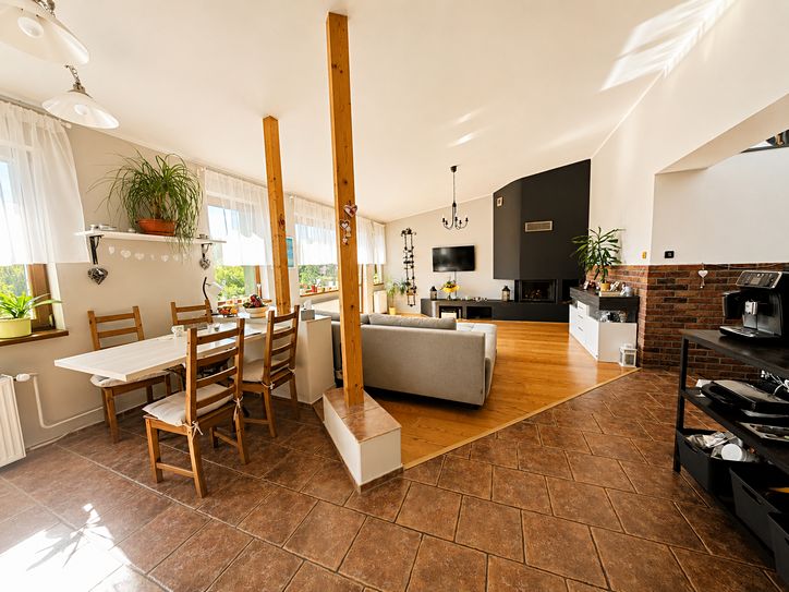 Prodej rodinného domu 220 m², pozemek 290 m² – fotografie 2