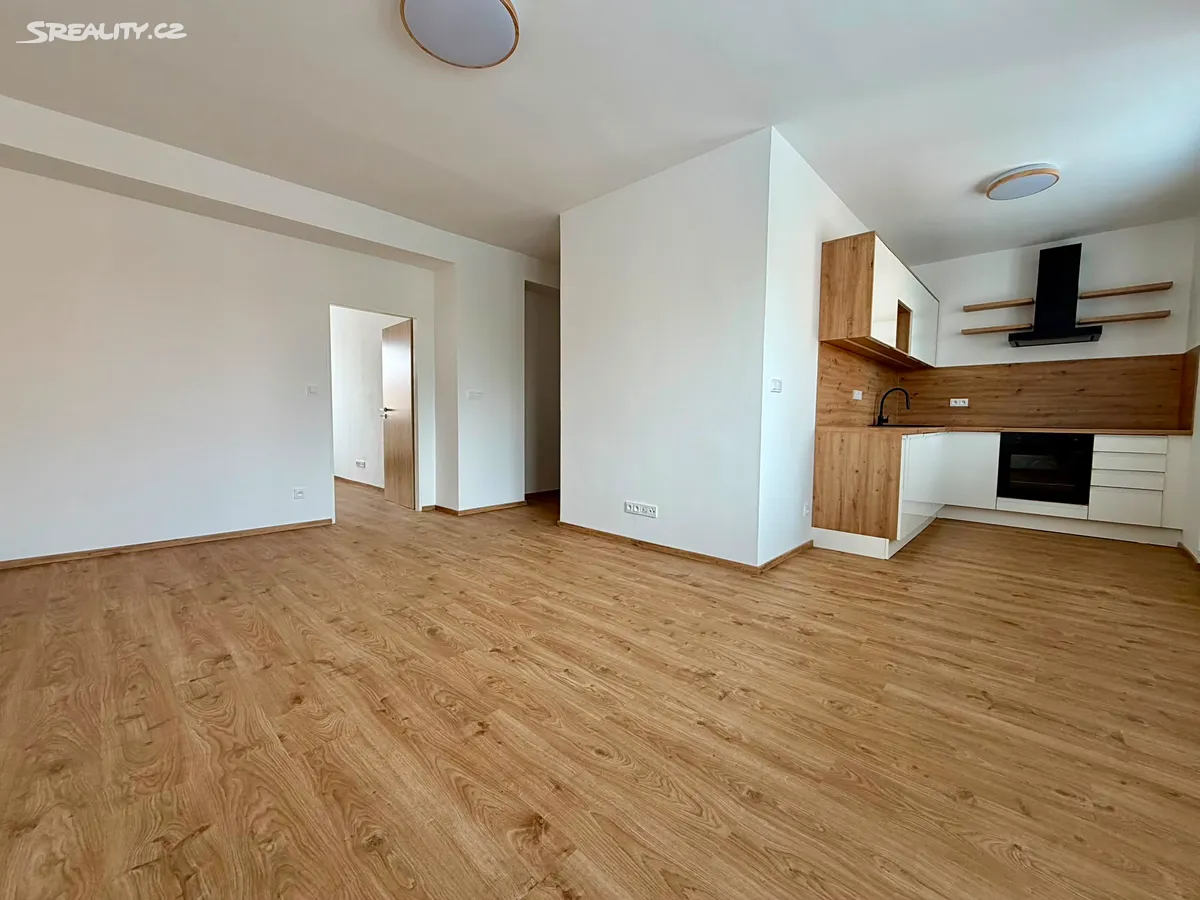 Pronájem bytu 2+kk 58 m² – pohled 3