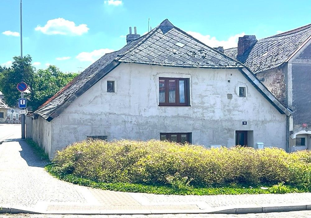 Prodej rodinného domu 220 m², pozemek 283 m² – fotografie 2