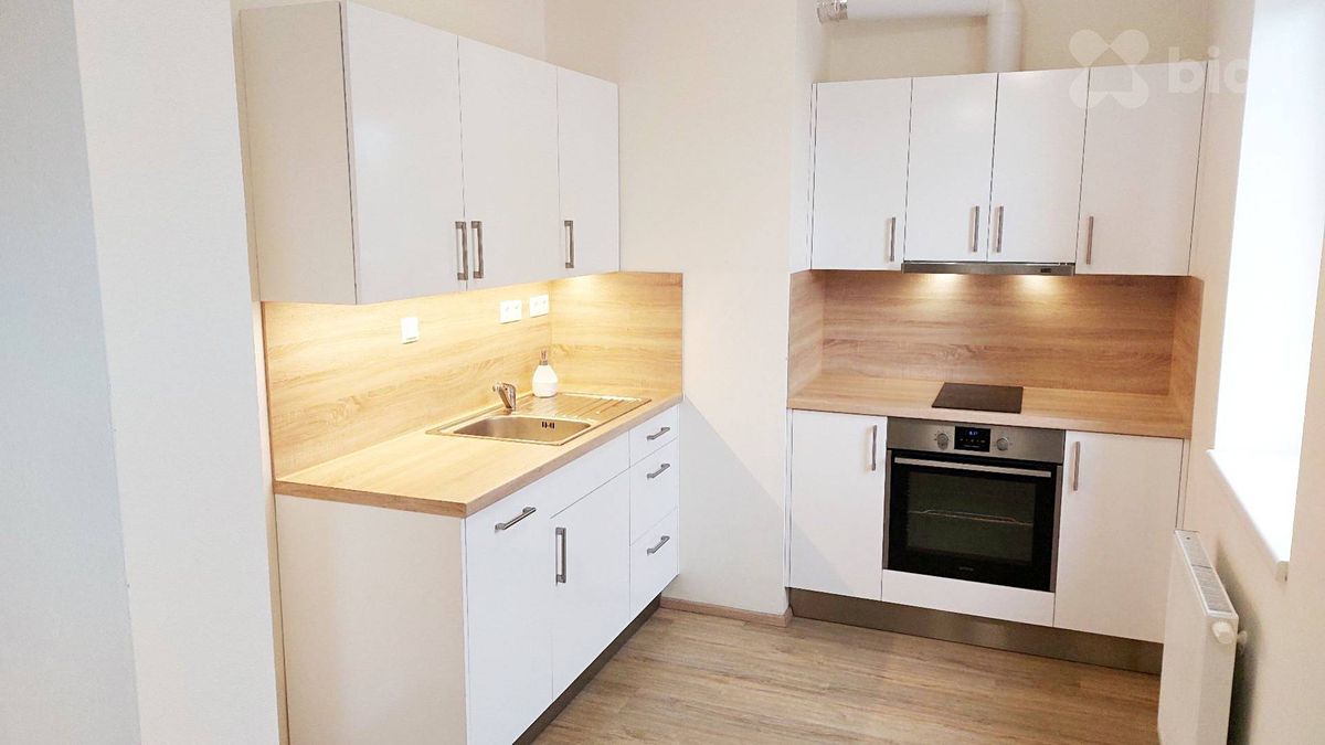 Pronájem bytu 1+kk 33 m²