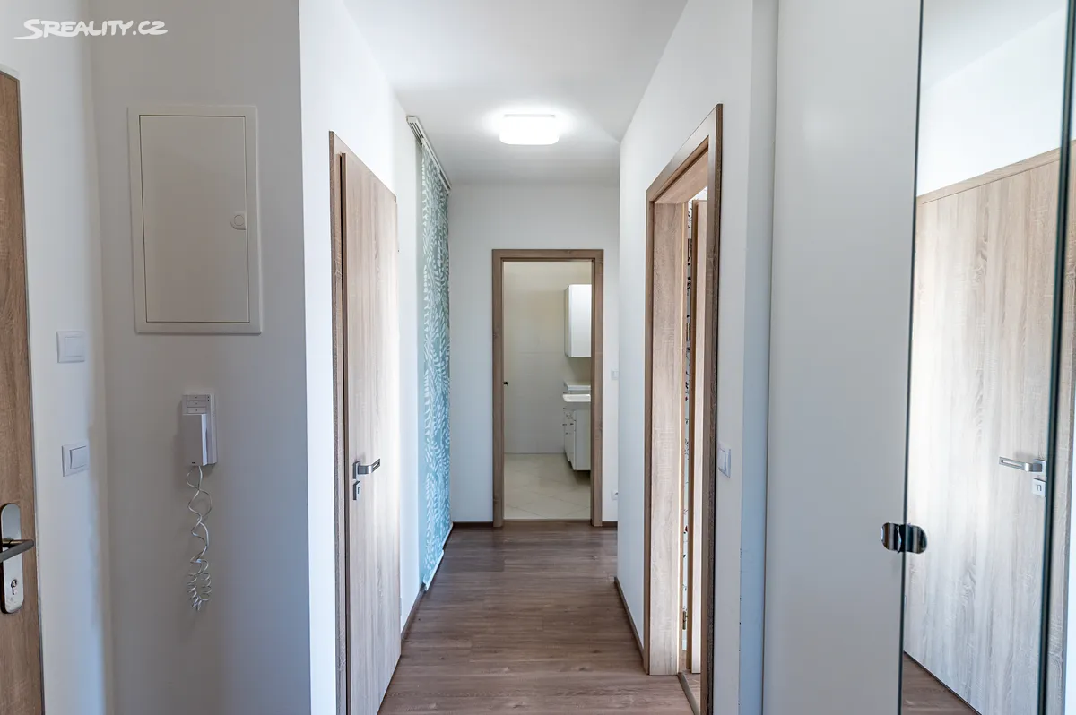 Pronájem bytu 3+kk 71 m² – pohled 6