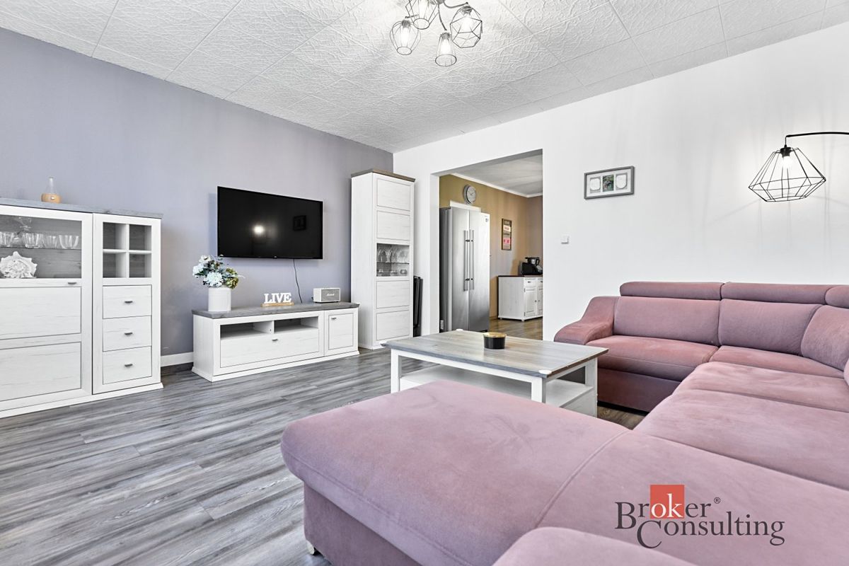 Prodej rodinného domu 148 m², pozemek 1050 m² – fotografie 2