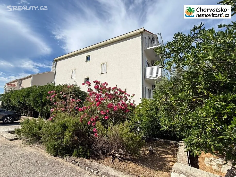 Prodej bytu 2+kk 35 m², Novalja