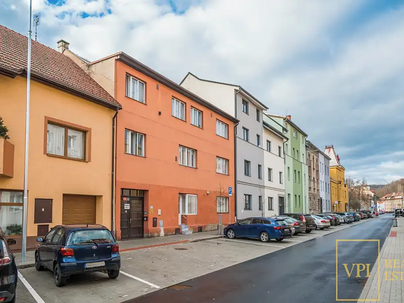 Prodej rodinného domu 714 m², pozemek 519 m², Kralupy nad Vltavou – náhled fotky 3