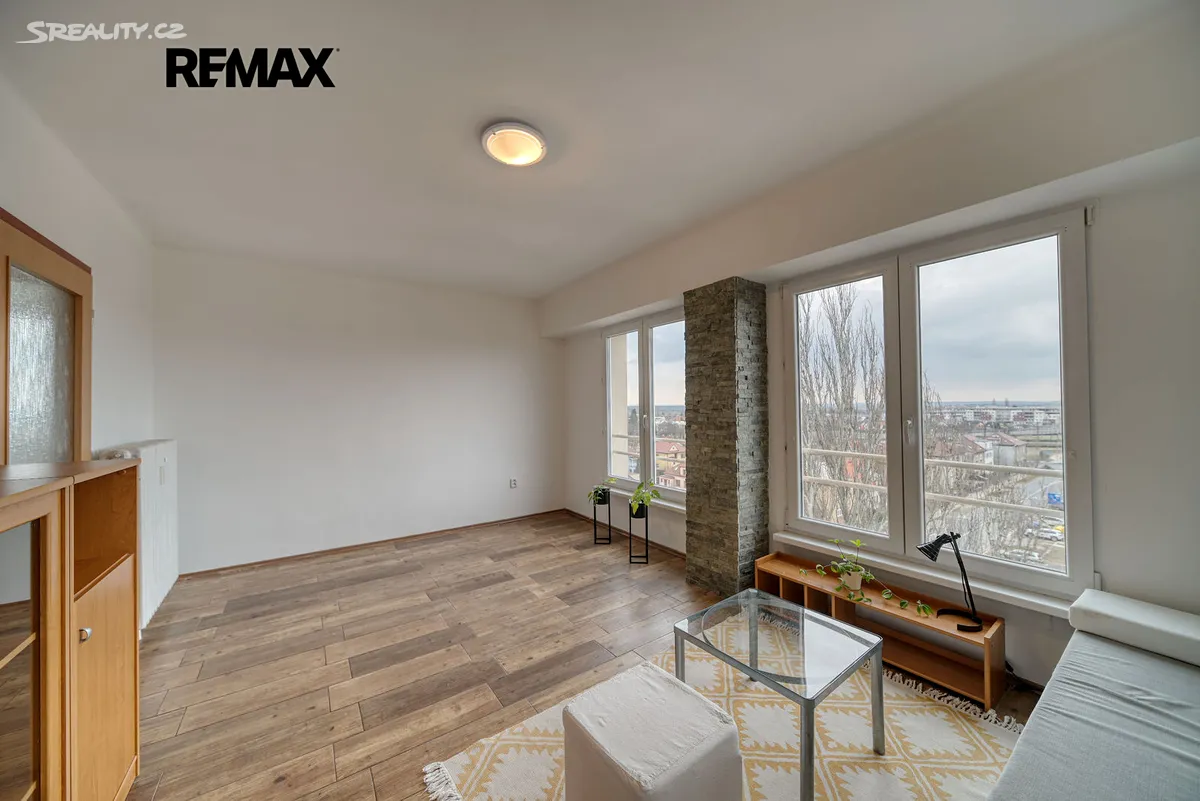 Pronájem bytu 3+1 58 m², Mánesova