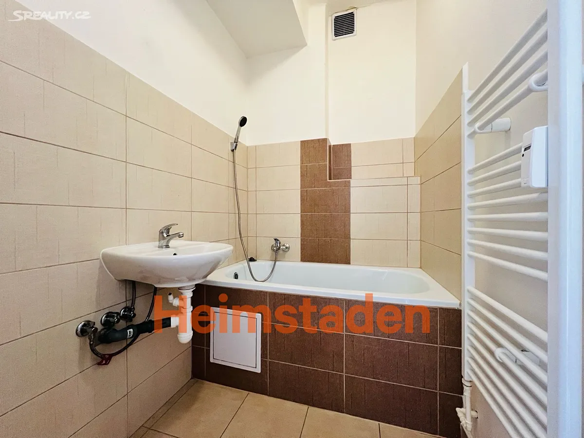 Pronájem bytu 2+1 56 m² – pohled 3