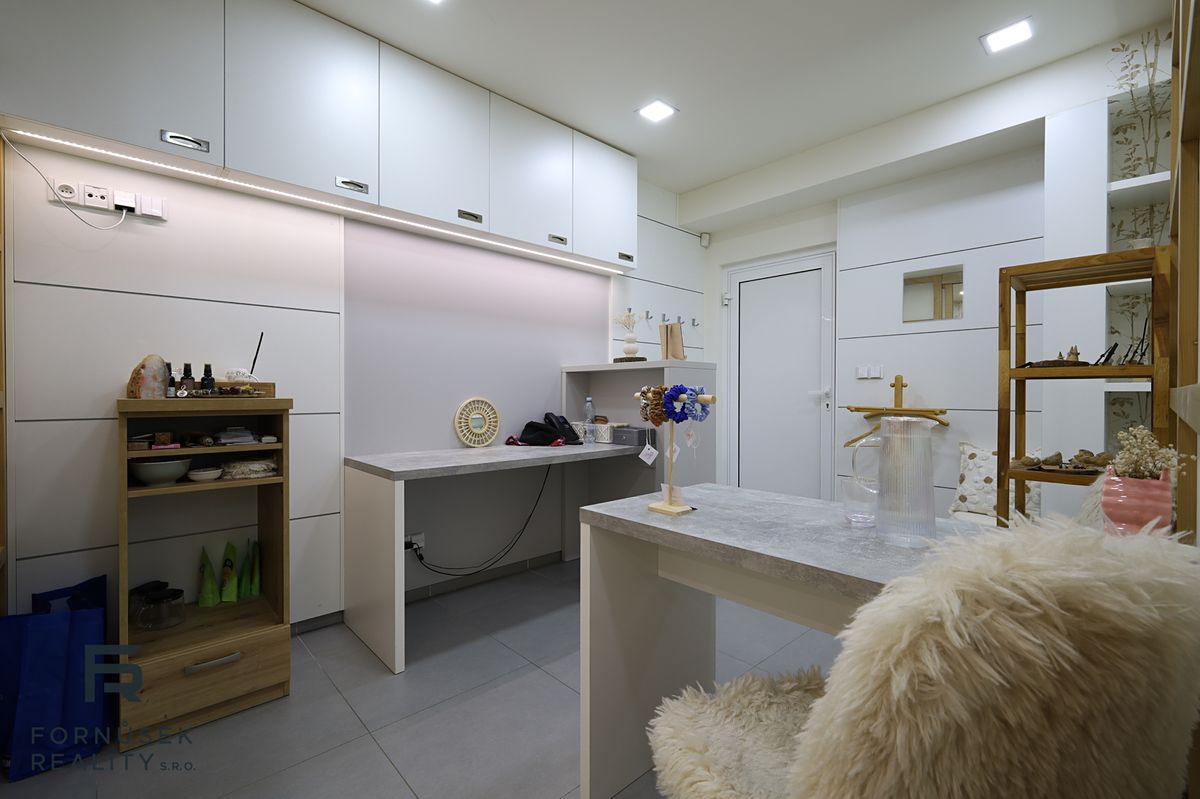 Pronájem obchodního prostoru 25 m² – fotografie 2