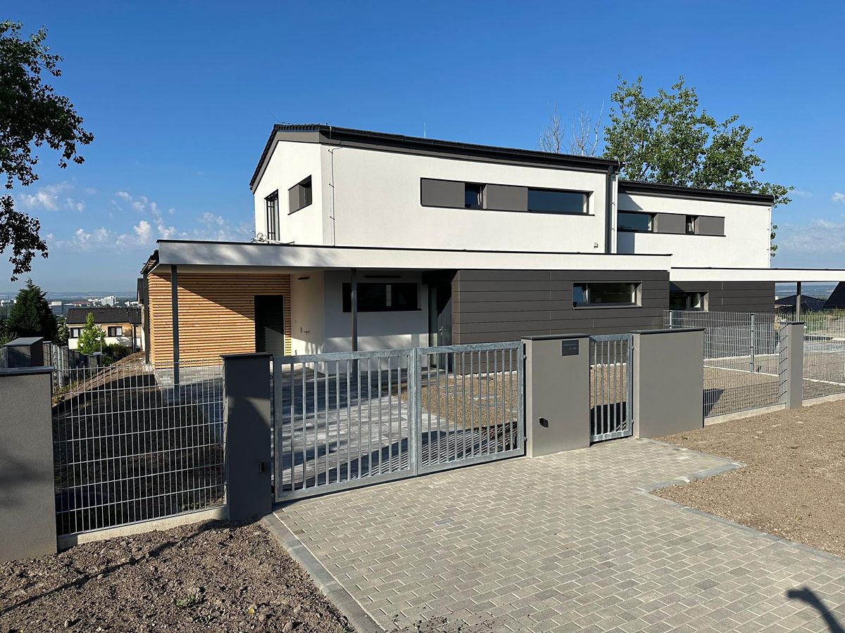 Prodej rodinného domu 150 m², pozemek 550 m² – fotografie 2