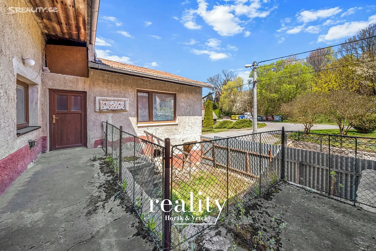 Prodej rodinného domu 85 m², pozemek 180 m² - Więcej