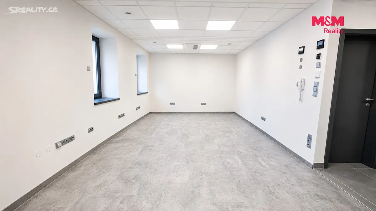 Pronájem kanceláře 66 m² – pohled 3
