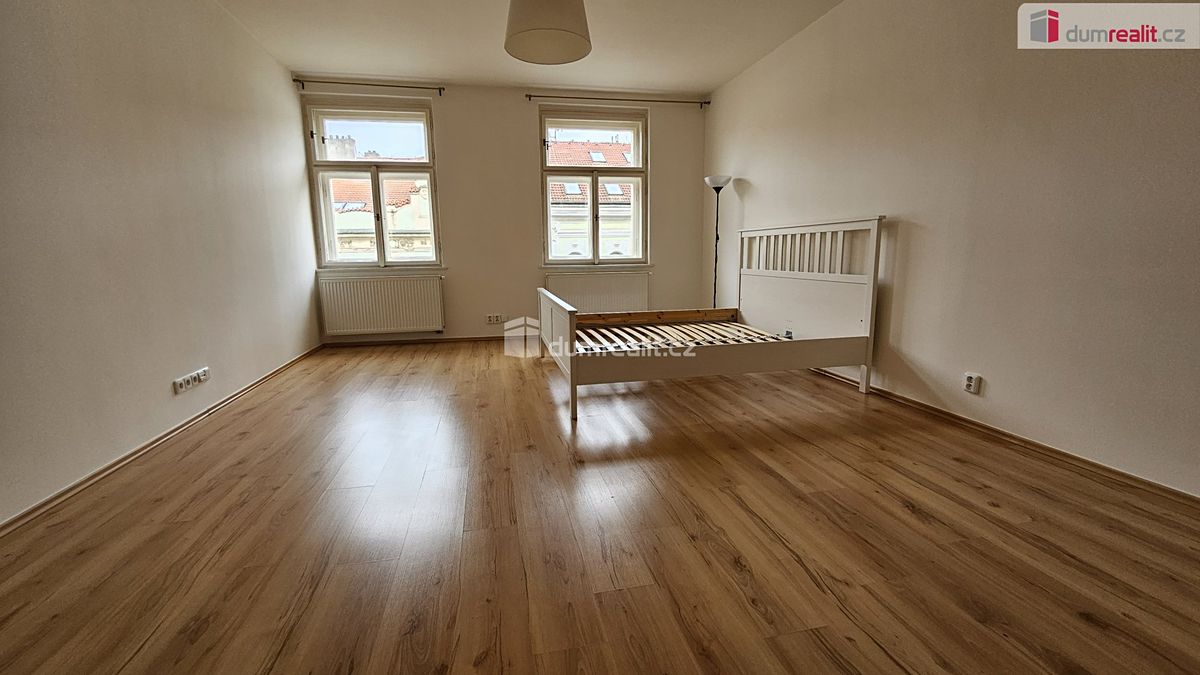 Pronájem bytu 1+1 65 m²