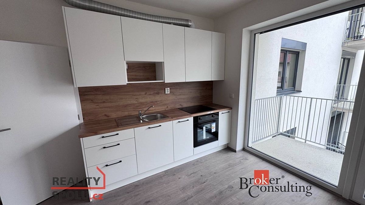 Pronájem bytu 1+kk 28 m²