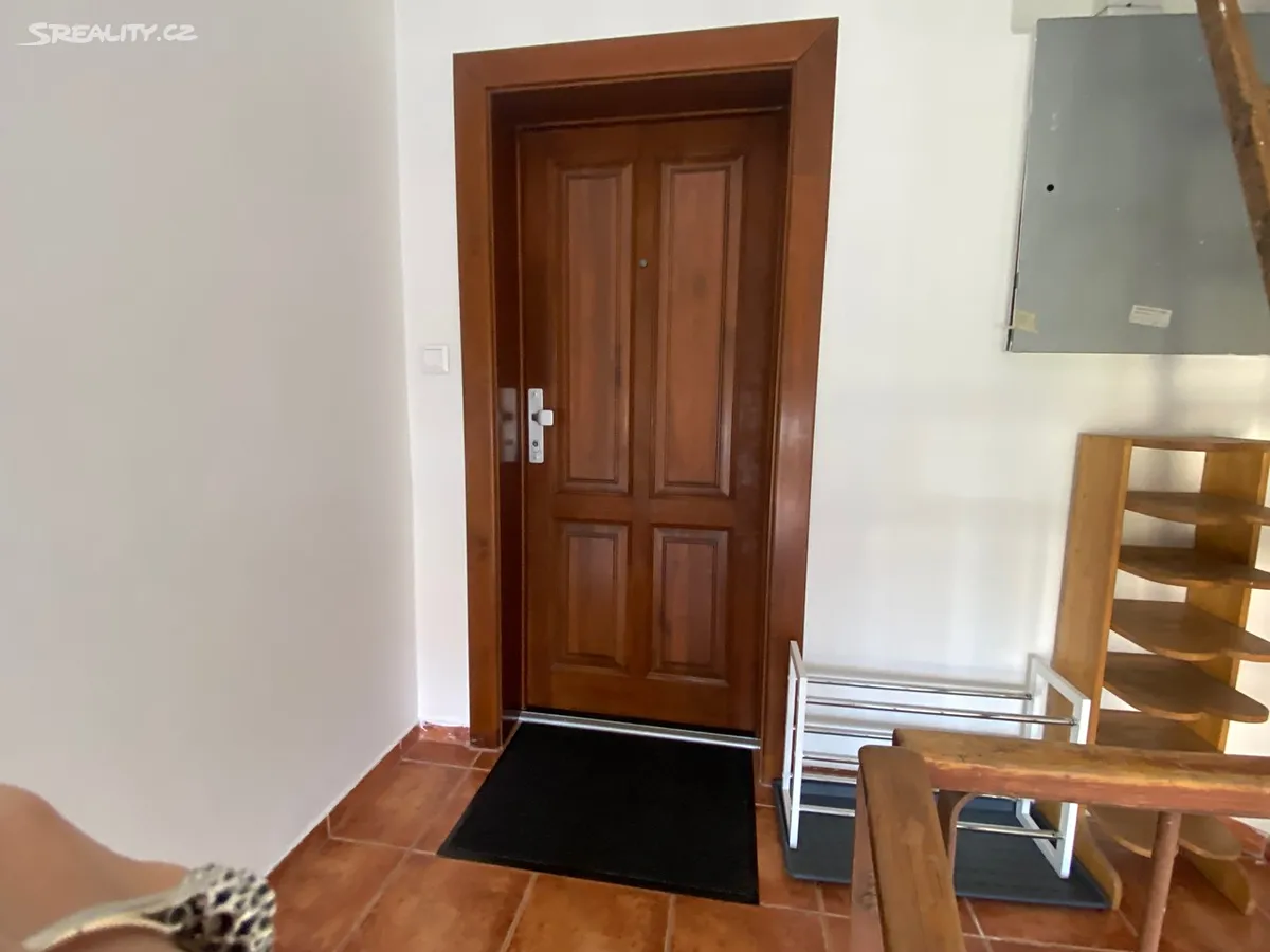Pronájem bytu 2+1 62 m² – pohled 3